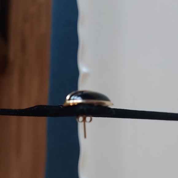Vintage black onyx and 14k earrings - Picture 4 of 4
